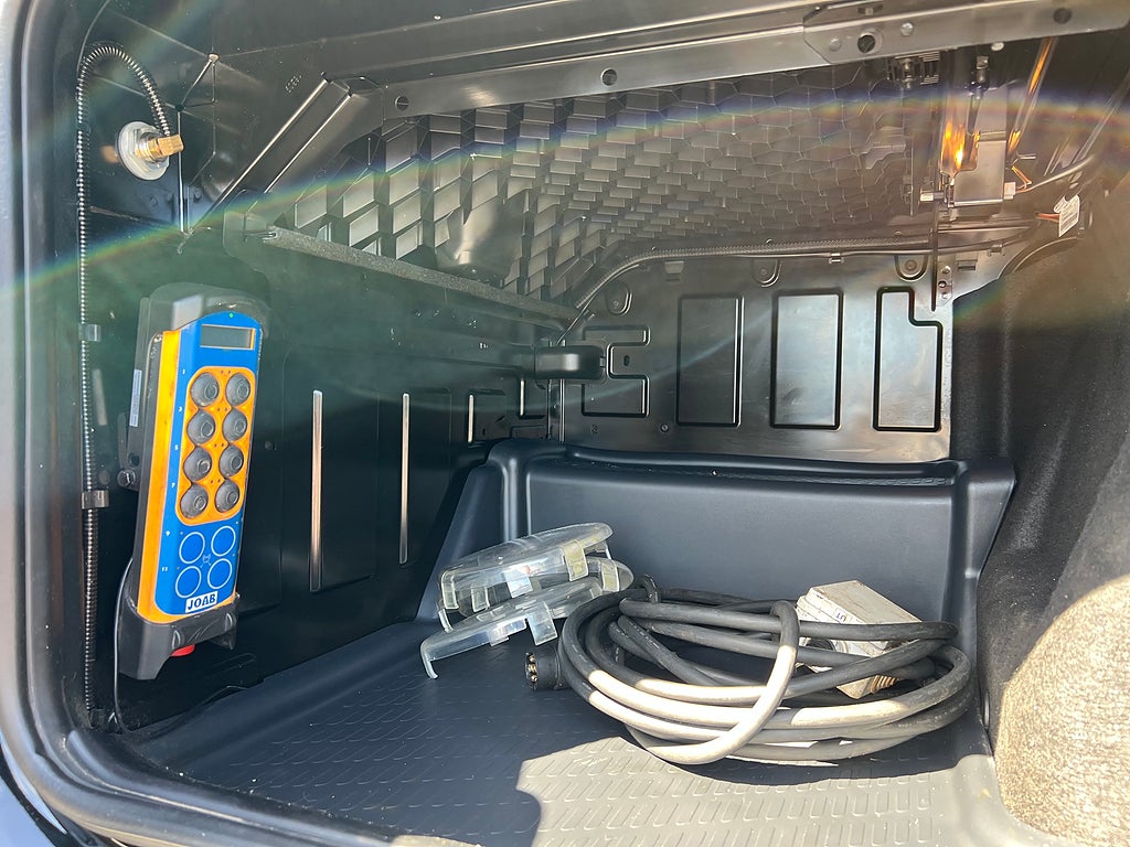 Mercedes-Benz Arocs 3251 Tridem Lastväxlare, Fullt Plogutrustad