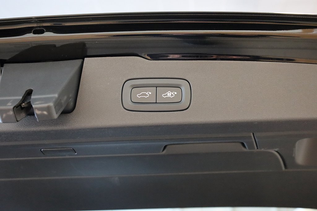 Volvo V60 Recharge T6 AWD Aut Core edt Navi Drag Leasbar 2023