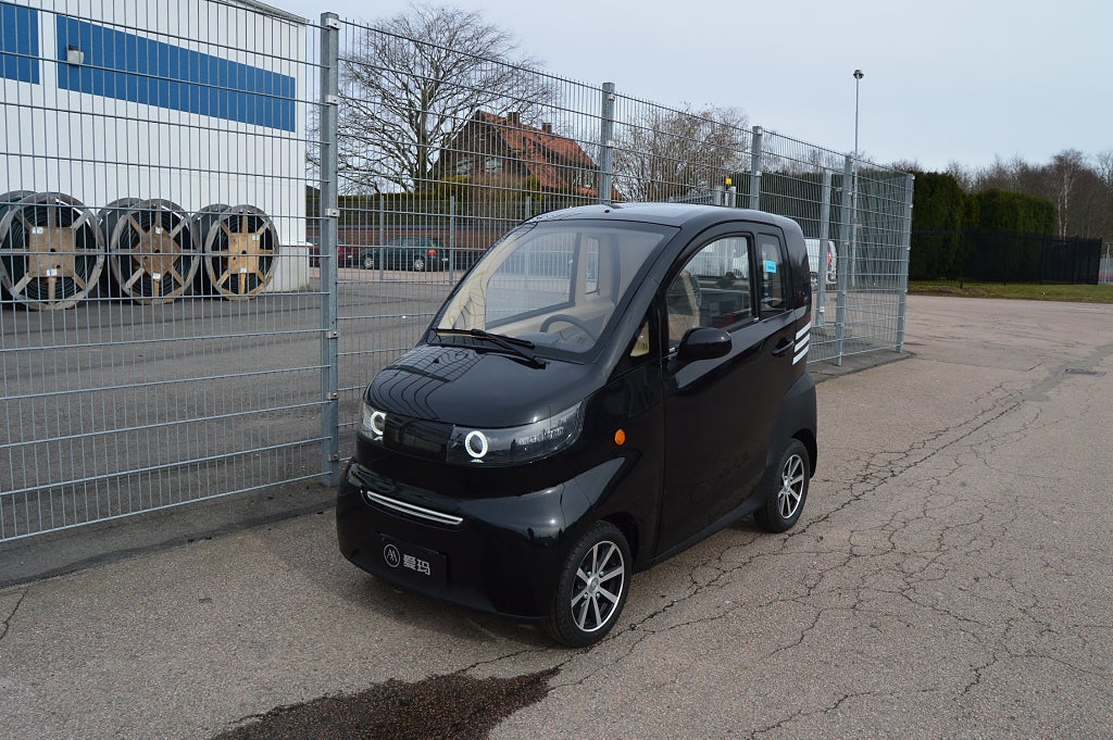 AIMA KÖRKORTSFRI-MOPEDBIL  