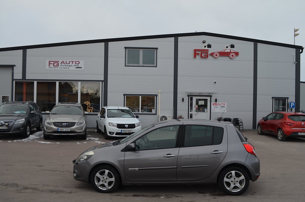 Renault Clio  1.2 TCe 100 hk M-Värmare Nybesiktigad