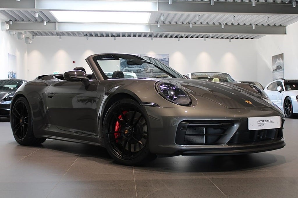 Porsche 911 Carrera 4 GTS Cabriolet