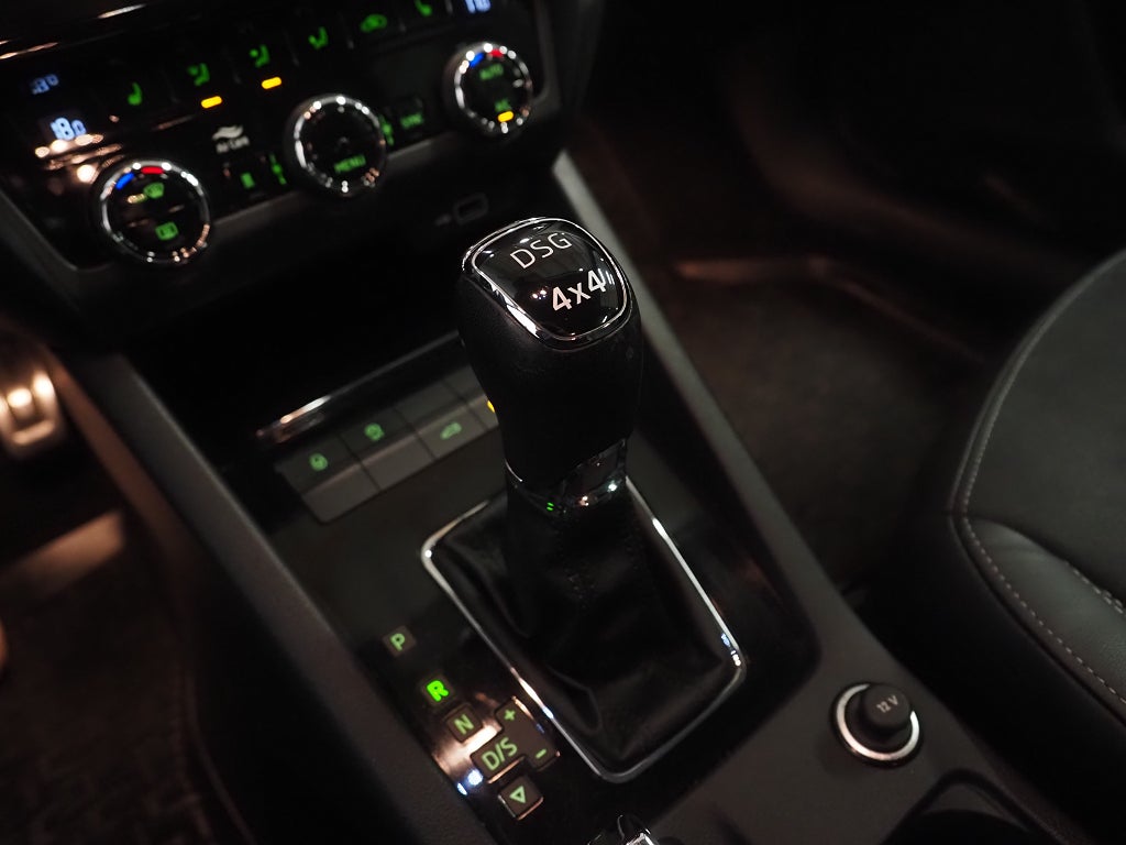 Skoda Octavia Scout 2.0 TDI 4x4 Premium Drag Navi D-Värm 2020