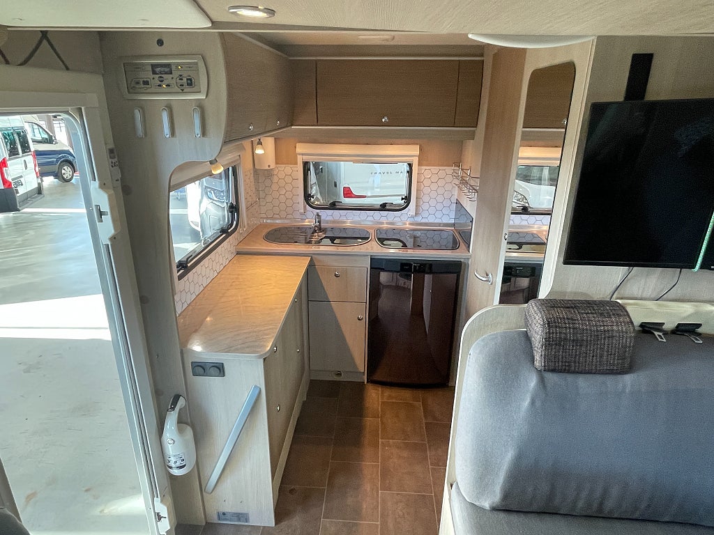 Bürstner Ixeo 585 / Taksäng / Under 6m / B-kort / Solcell / AC-Bodel /  - Bürstner