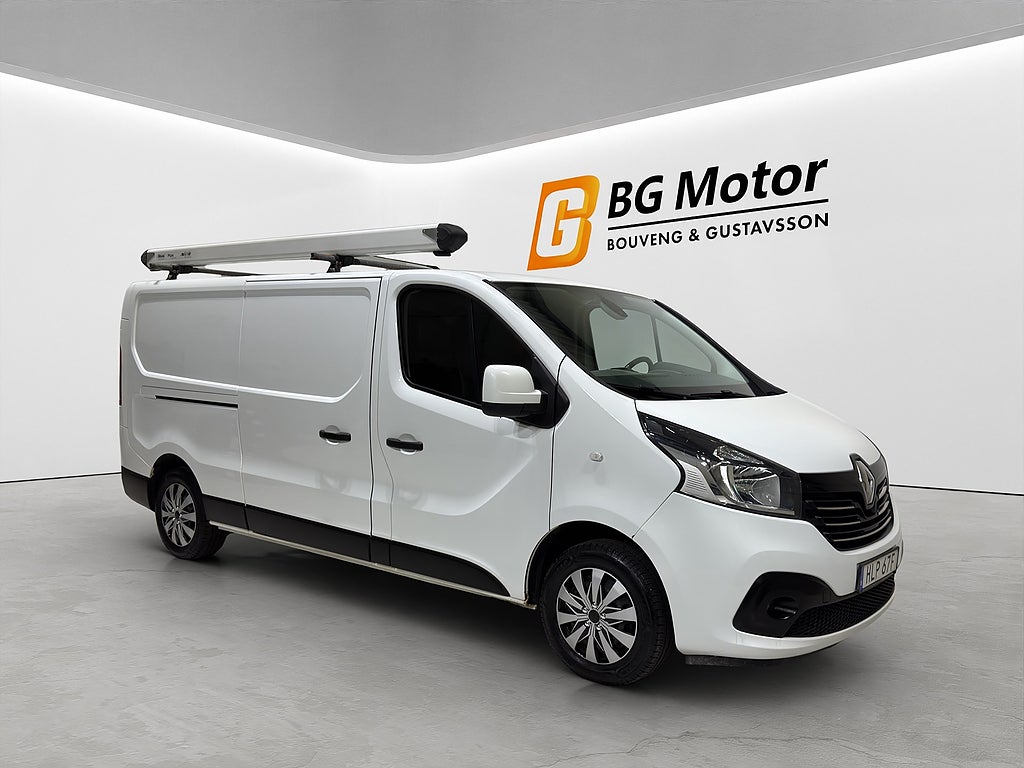 Renault trafic 1.6 dCi 125HK Rörbox/Drag/Värmare/Navi/B-kamera/Leasbar
