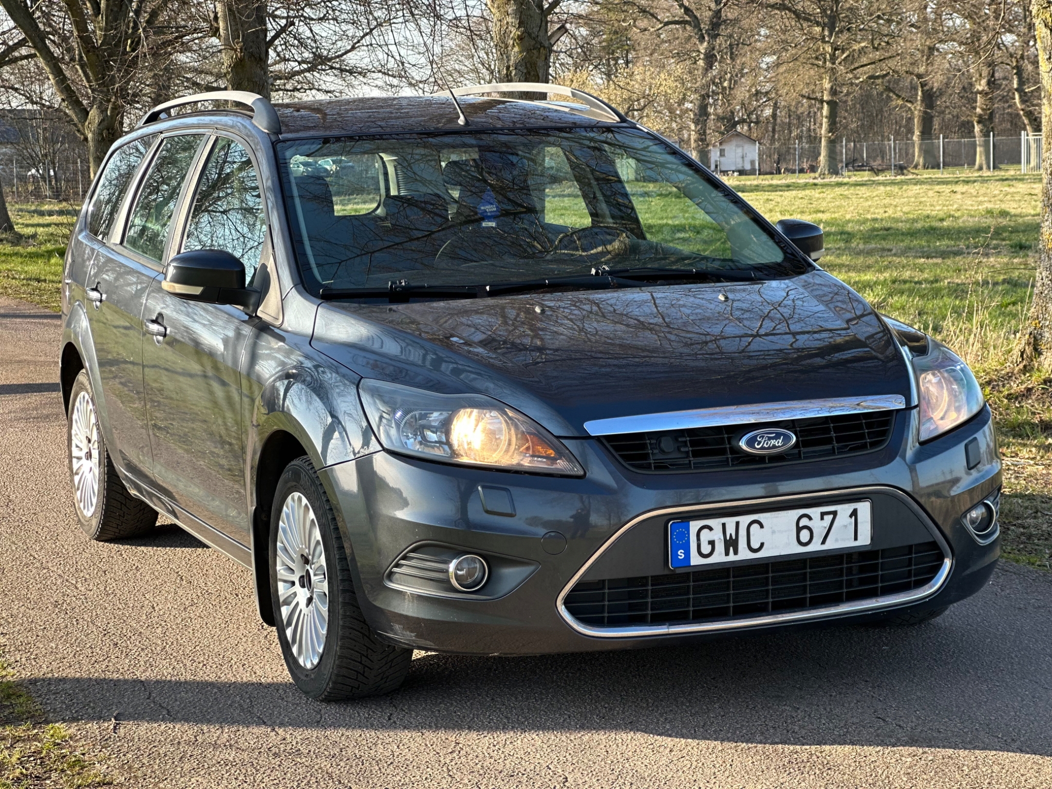 Ford Focus Kombi 1.8 Flexifuel 125hk 2009, bild 3/35
