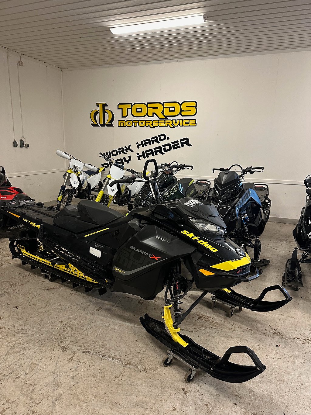 Ski-Doo Summit X 850 154" (momsad, elstart)