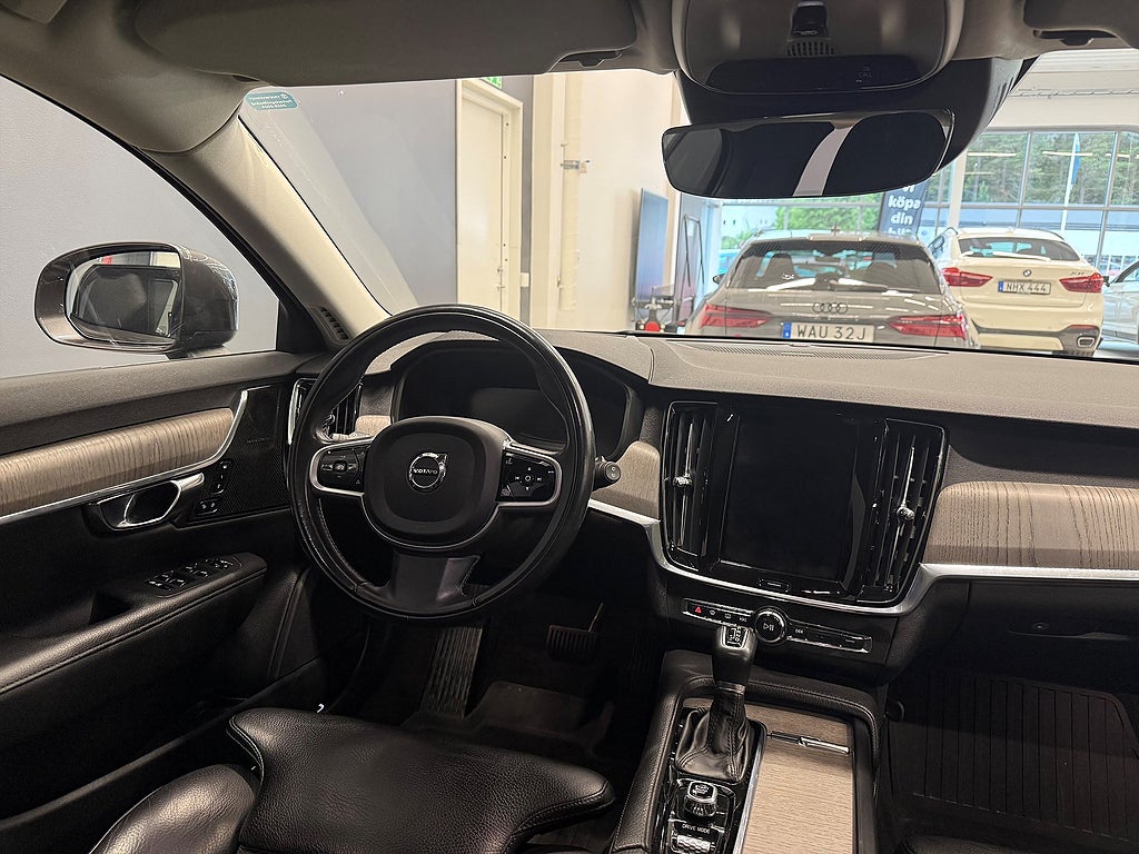 Volvo V90 Cross Country D5 AWD Advanced Dragkrok/Panorama/H&K/360°/HUD