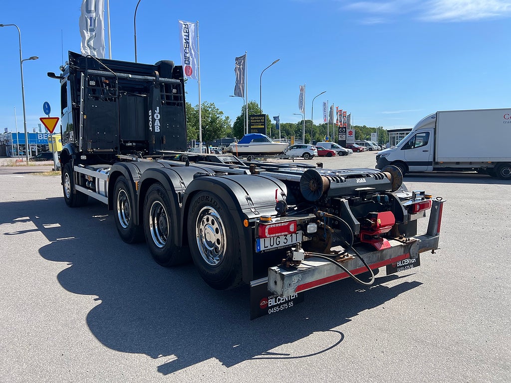 Mercedes-Benz Arocs 3251 Tridem Lastväxlare, Fullt Plogutrustad
