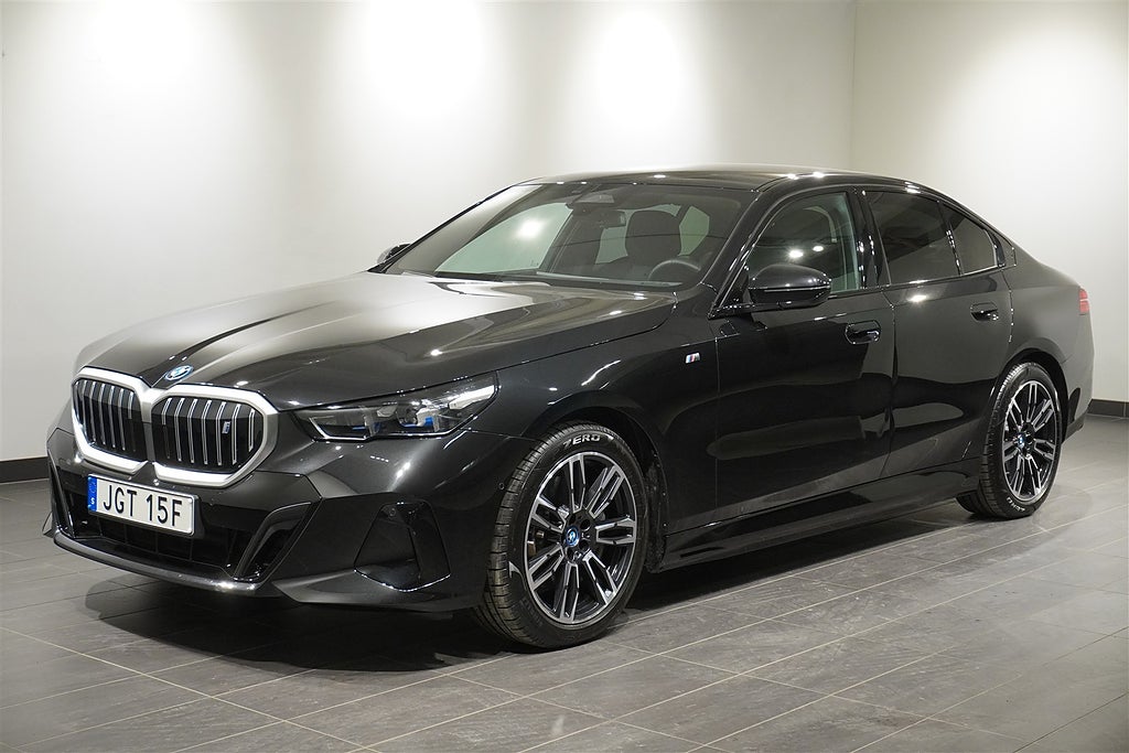 BMW i5 eDrive40 Sedan 3,95% ränta M Sport Kamera H K Fartpilot Drag