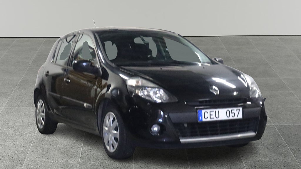 Renault Clio 5-dörrars Halvkombi 1.2 M-VÄRME BESIKTIGAD SoV SERV