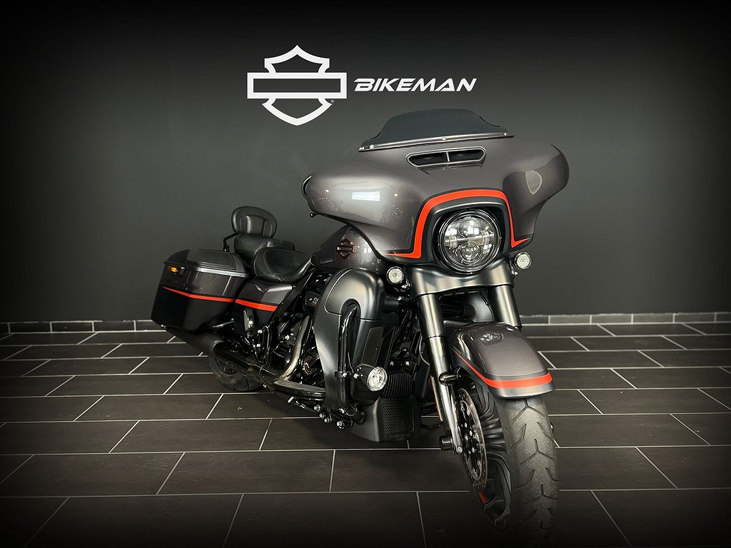Harley-Davidson FLHXSE CVO 117" UNIK LACK 