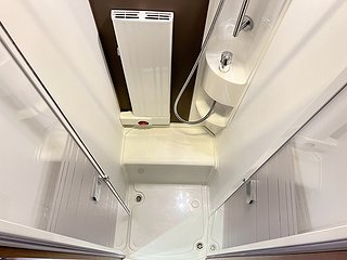 Husbil-halvintegrerad Adria Matrix Supreme 700 SL 28 av 40