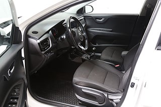 Halvkombi Kia Rio 10 av 23