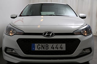 Halvkombi Hyundai i20 5 av 23