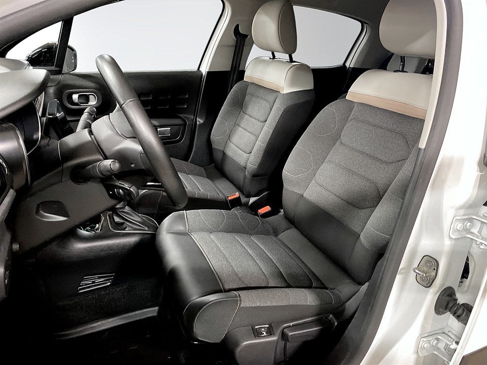 Bild på Citroën C3 Shine 1.2 PT 110hk Aut - FARTHÅLLARE, NAVI