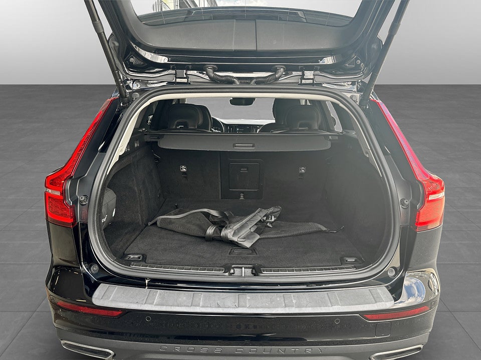 Bild på Volvo V60 Cross Country Advanced D4 Geartronic 190hk Aut 4WD B-KAMERA CARPLAY