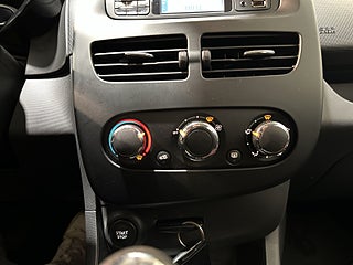 Renault Clio 1.2 73hk Kamrem bytt Farthållare S/V-hjul – bild 15