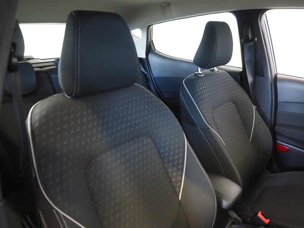 Ford Fiesta 1.0 EcoBoost 100hk Titanium Carplay Farthållare