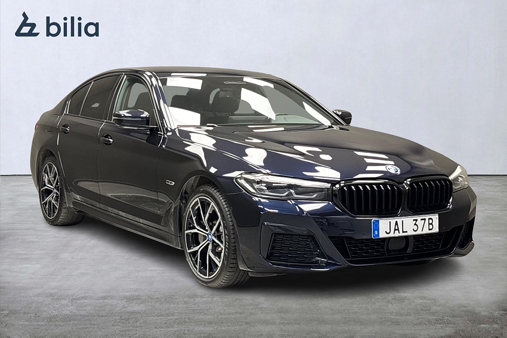 BMW 530e xDrive Sedan  M Sport 19" Alu Y-eker 845M Drag