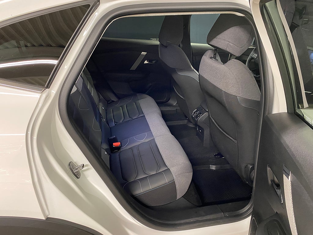 Bild på Citroën C4 X SHINE 1.2 PureTech 130hk AUT Nav/Back/Carplay