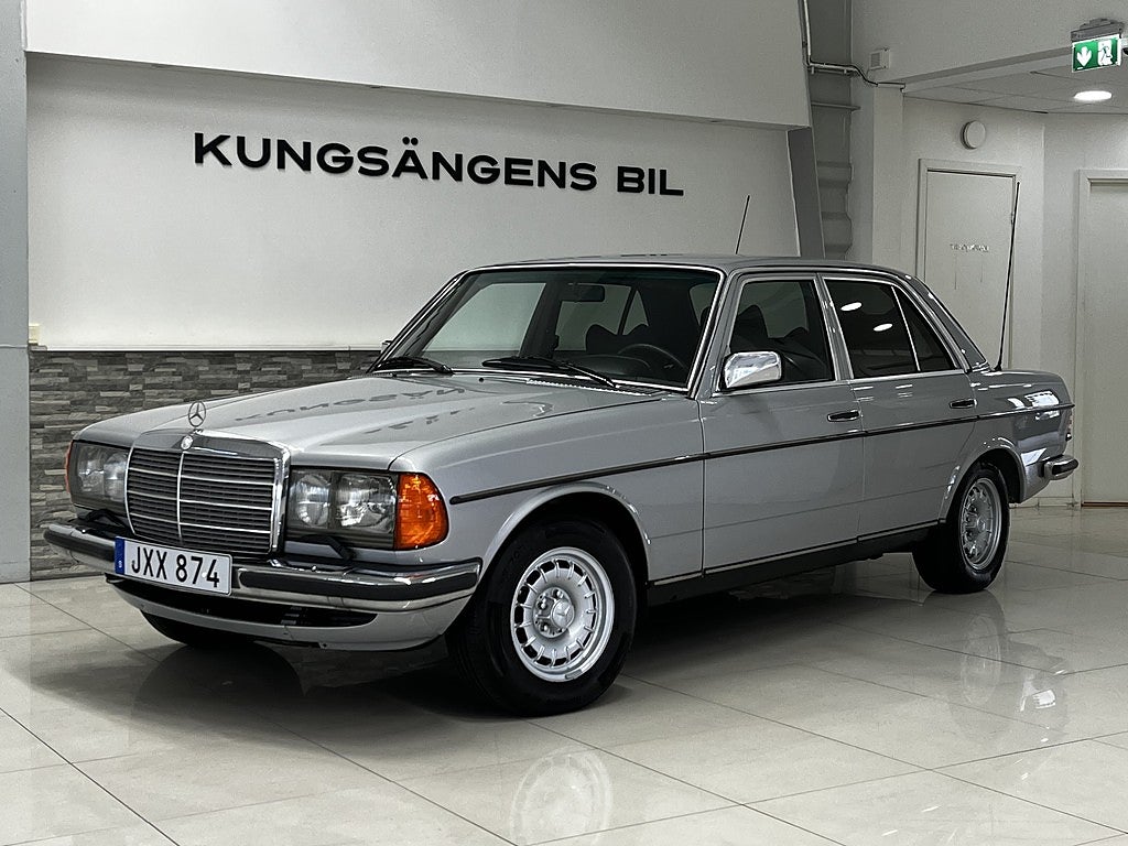 Mercedes-Benz 280 E W123 Automat Renoverad Svensksåld Klassiker Ny Motor 