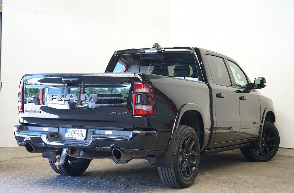 RAM 1500 5.7 V8 HEMI 4x4 Laramie NIGHT 395hk