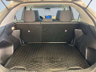 Toyota Yaris Cross Hybrid 115 AWD MOMS B-kamera Motorvärm Adaptiv S&V-däck – bild 12