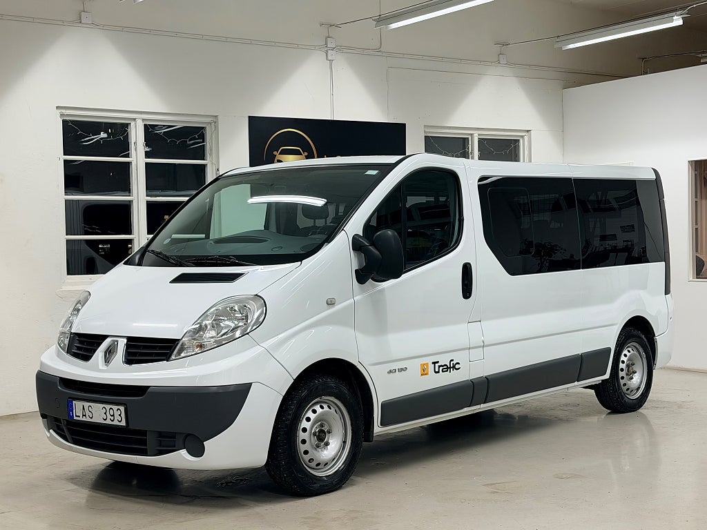 Renault Trafic Kombi 2.9t 2.5 dCi Automat/ 9-sitig/ 1 Ägare/