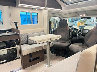 Husbil-halvintegrerad Adria MATRIX SUPREME 670 DL 12 av 28