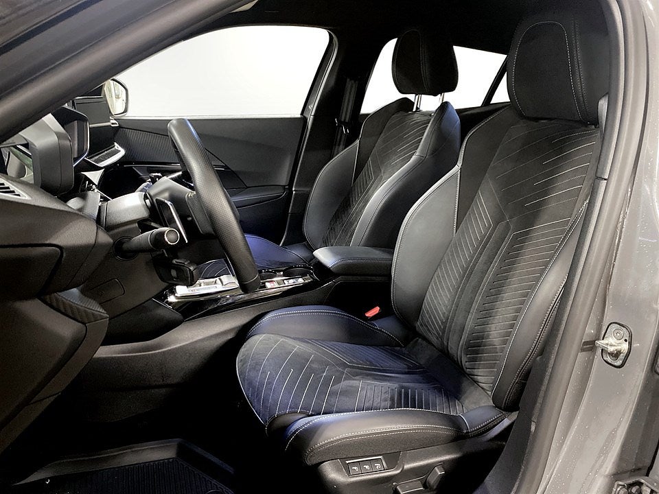 Bild på Peugeot 2008 GT 1.2 PT 130hk Aut - 360,ELSTOL MED MINNE