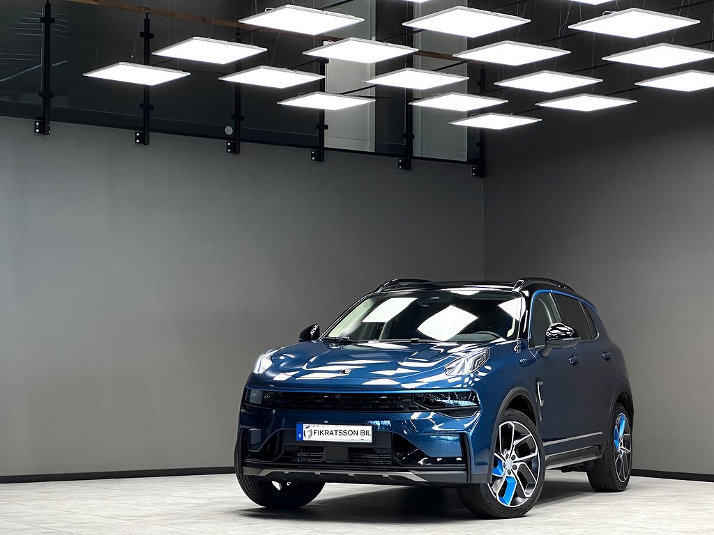 Lynk & Co 01 PHEV / Navi / Panorama / Back-kamera / Infinity