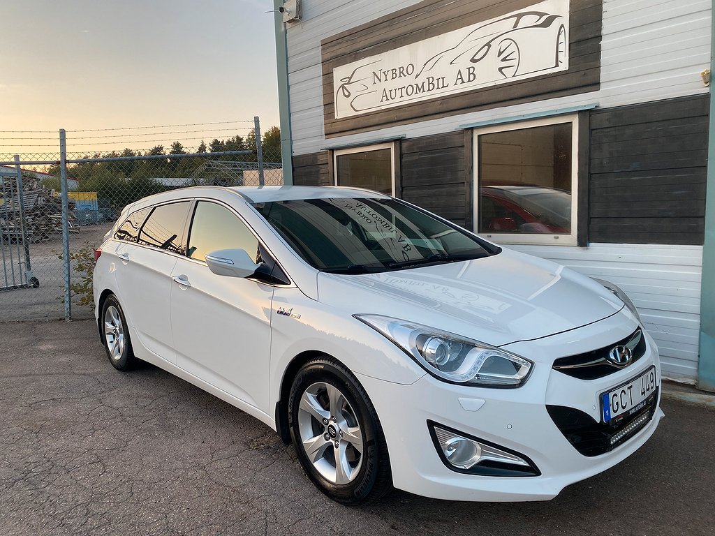 Hyundai i40 cw 1.7 CRDi Business Euro 5&Drag&En ägare&Nyserv