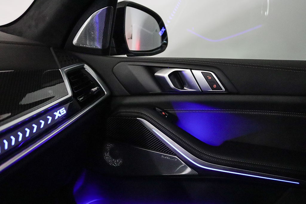 BMW X5 xDrive40i M Sport Innovation Sky Lounge B&W Carbon Luftfjädring