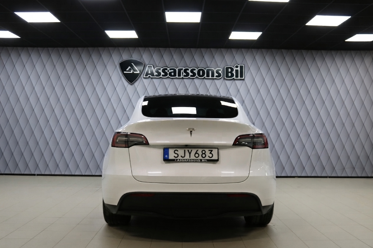 Tesla Model Y Standard Range RWD 2023, bild 3/55