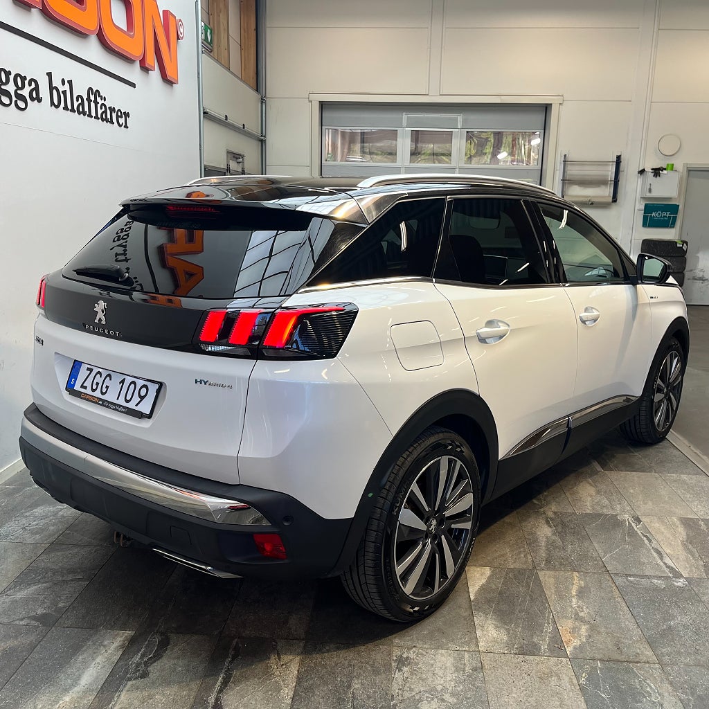 Peugeot 3008 GT+ HYBRID 4WD 300hk Navi Carplay Backkamera