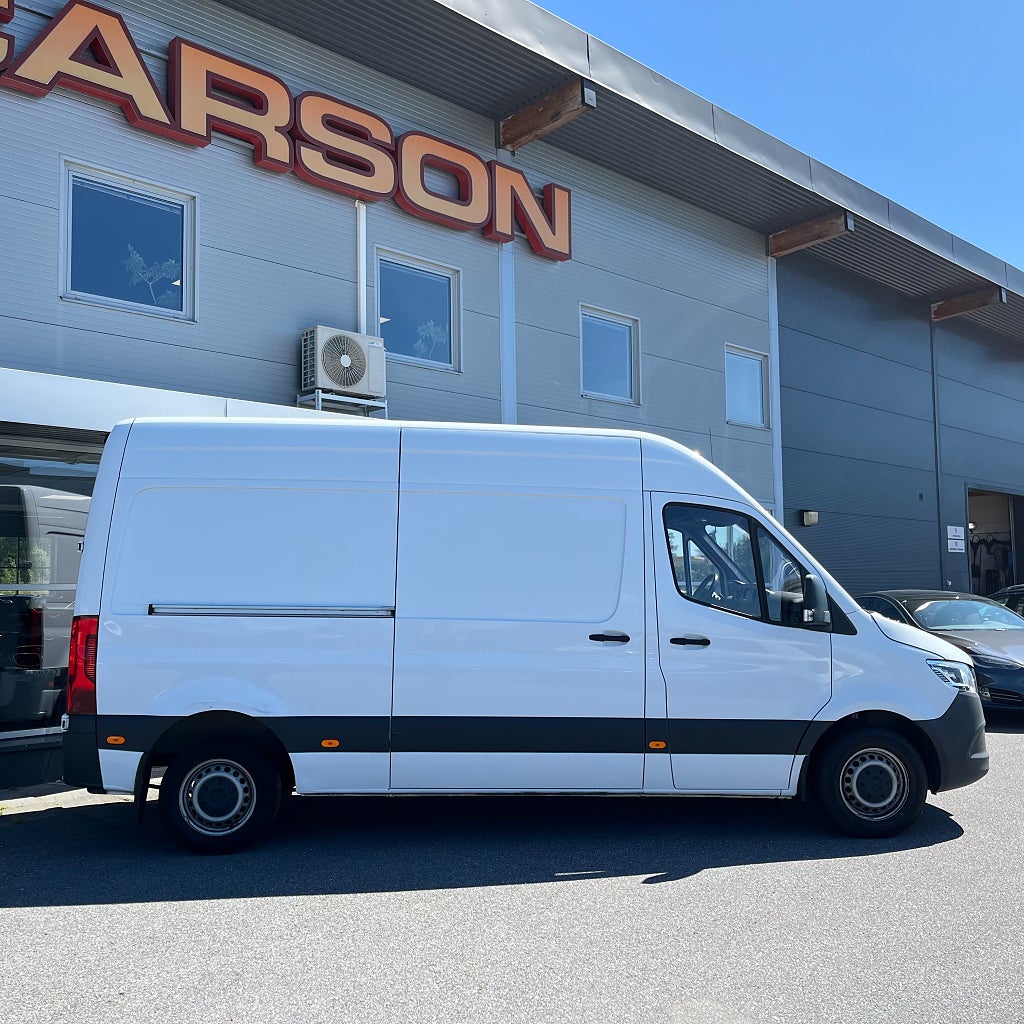 Mercedes-Benz Sprinter 211 CDI FWD Panel Van Carplay Värmare Backkamera