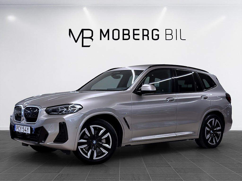 BMW iX3 286hk M Sport Charged Pano Navi Drag B-kamera