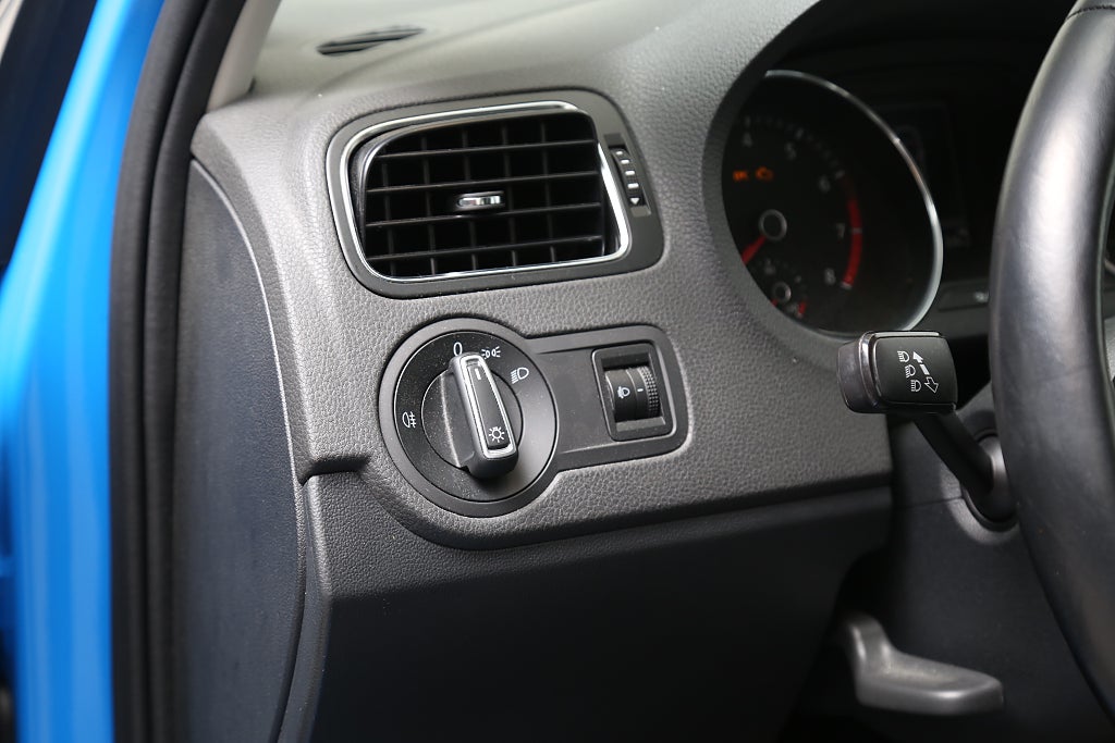 Volkswagen Polo 1,2 TSI 90hk 5-dörrar Pluspaket Farthållare P-sensor 2017