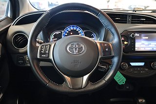 Halvkombi Toyota Yaris 12 av 22