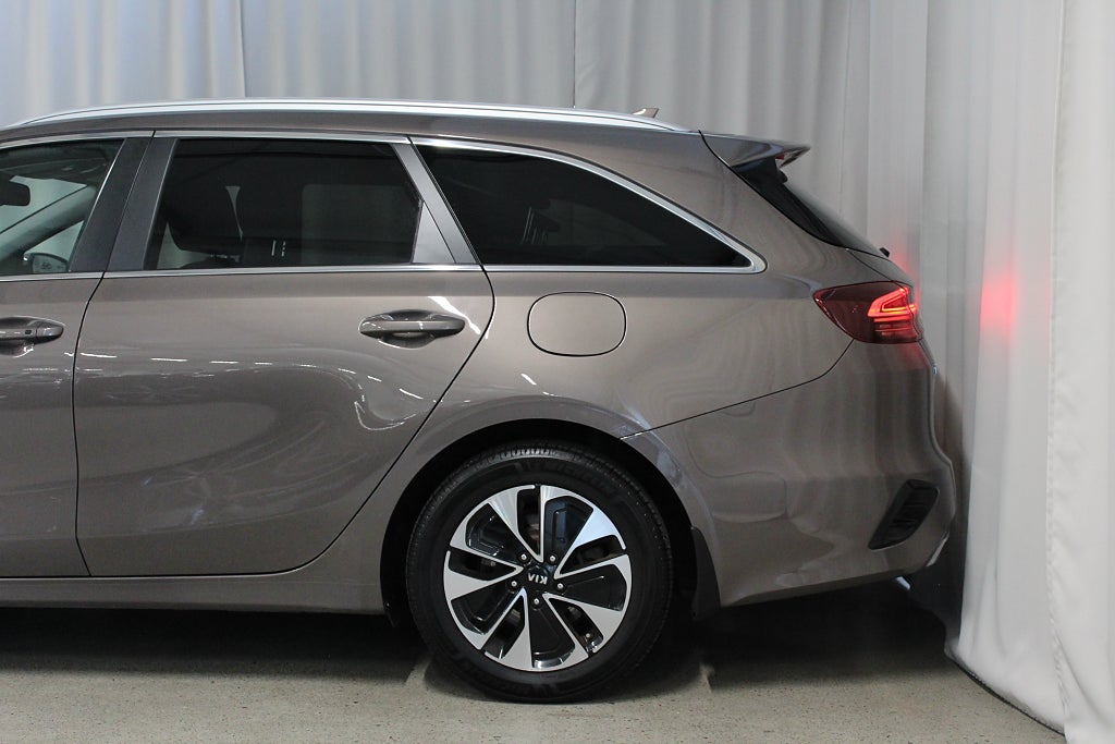 Kia Ceed Plug-in Hybrid, Advance Plus, Drag, S&V-hjul, Navi,