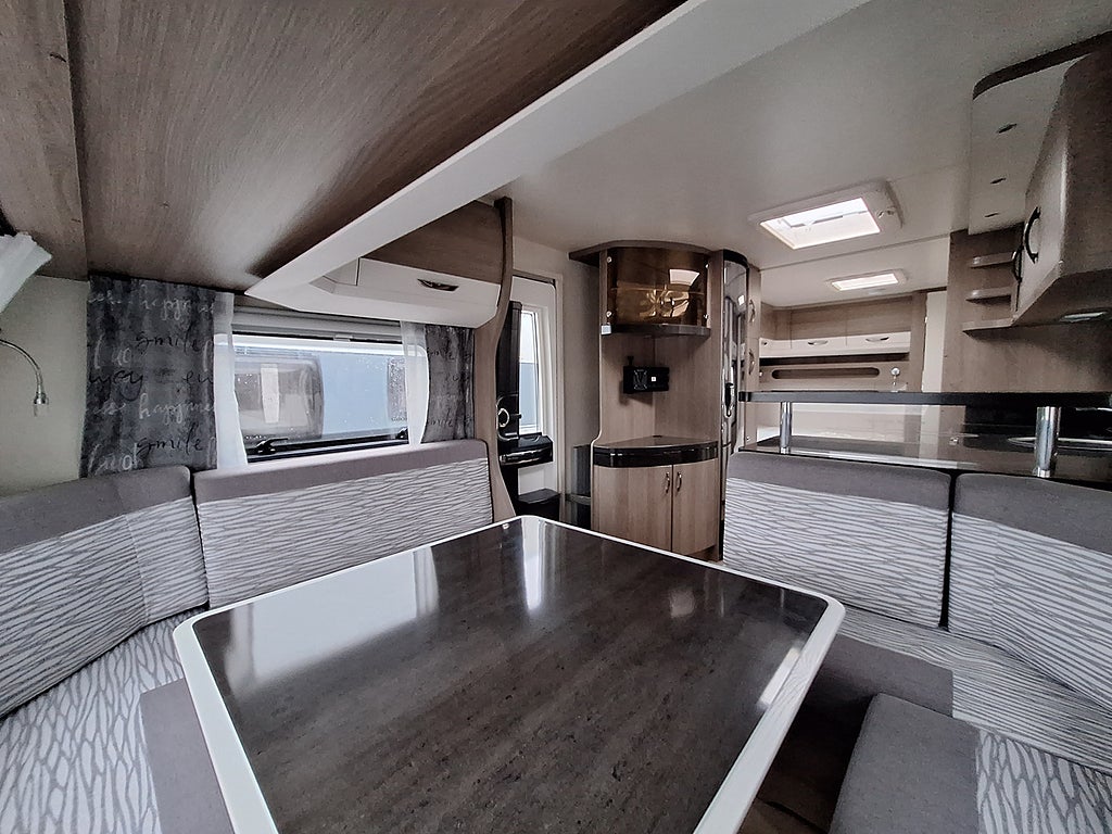 Hobby Prestige 660 WFC Dubbelbädd, Dusch, Kampanjprodukt!