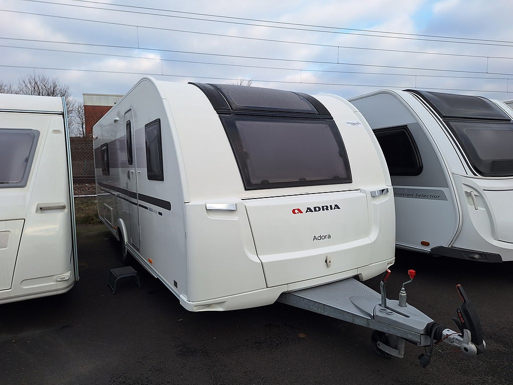 Adria Adora 613 UT Queenbädd