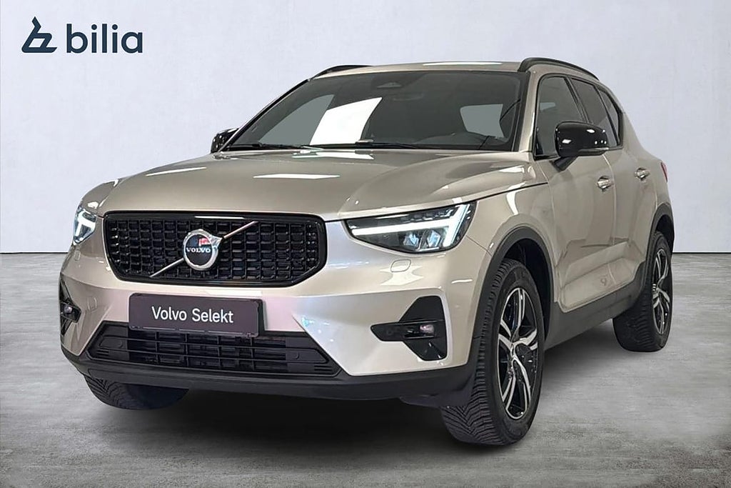 Volvo XC40 B4 FWD Bensin Plus Dark | HarmanKardon | Klima...