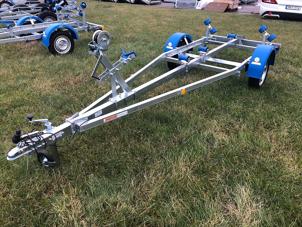 Neptun N7-550 Navy (N7-17) 750 kg, last 596 kg NU I LAGER !