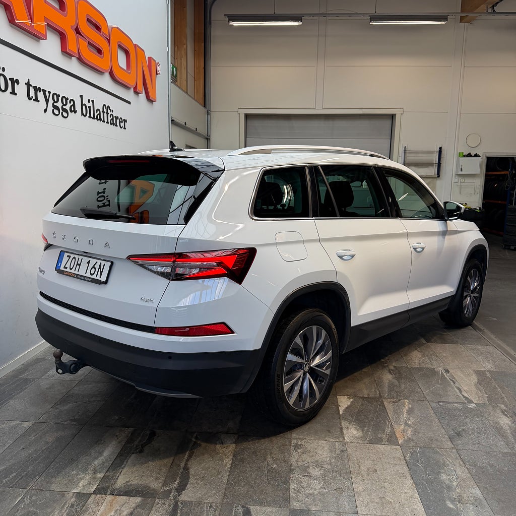 Skoda Kodiaq 2.0 TDI 4x4 Style Backkamera Värmare Drag Apple