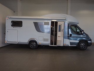 Husbil-halvintegrerad LMC Breezer H737 3 av 20