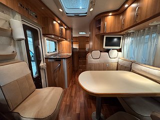 Husbil-integrerad Hymer B674 Highlight 150HK 5 av 18