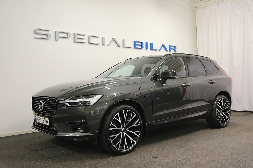 Volvo XC60 T8 AWD Recharge R-Design Panorama B&W Drag 22"