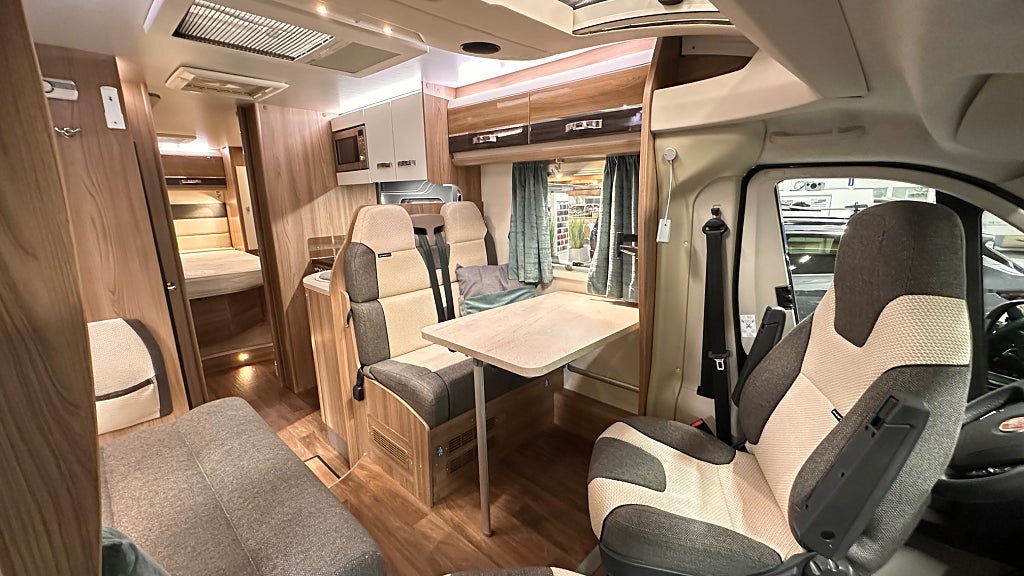 Swift 794 QB Toscane 150HK, Dubbelsäng, 1 ägare thumbnail