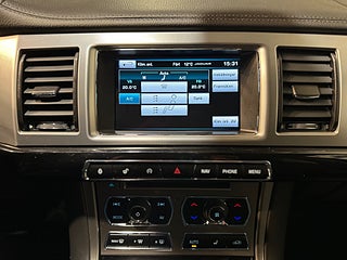 Jaguar XF 3.0 V6 AWD Taklucka Kamera GPS Meridian S/V-hjul